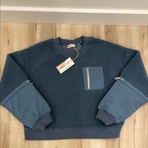 New In women’s Blue Fleece Top with Pocket Detail Size L